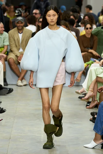 Look 19